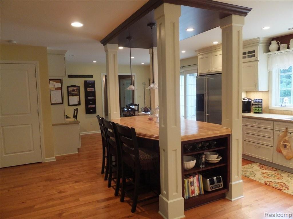 3525 Van Amberg Road Brighton, MI 48114 - Photo 6 of 21 DSCF0542.JPG