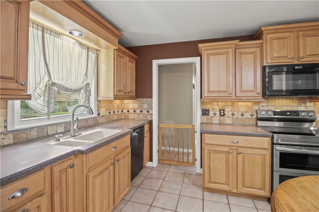 407 Northwest O'Brien Road Lee's Summit, MO 64063 - Photo 8 of 32