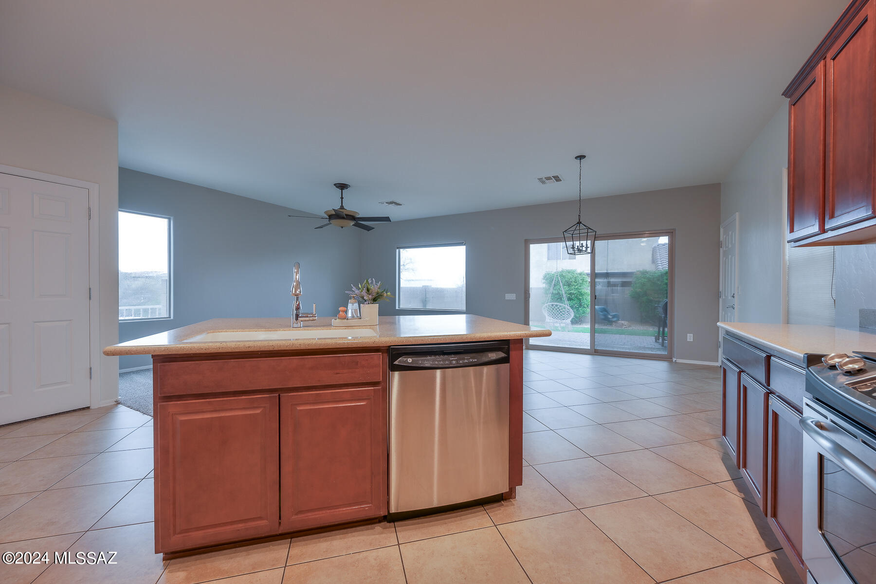 10565 East Water Poppy Road Tucson, AZ 85747 - Photo 14 of 46