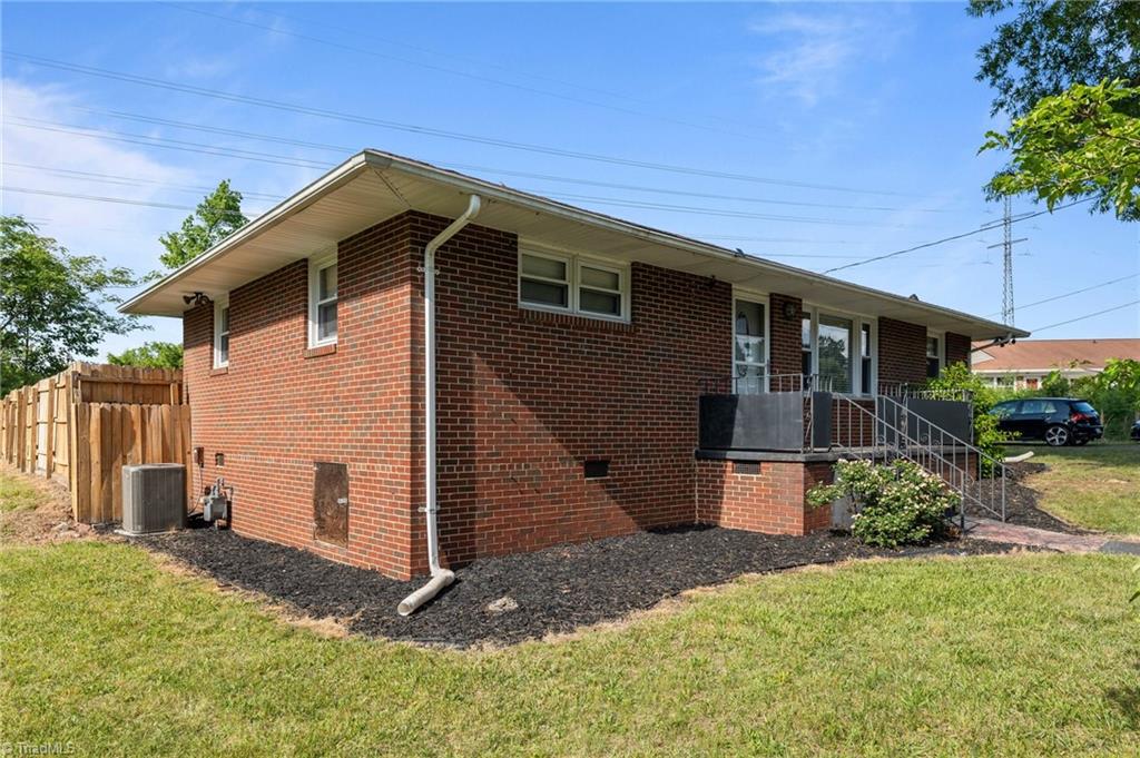 464 Camp Road Burlington, NC 27217 - Photo 3 of 38 Gallery Image 3