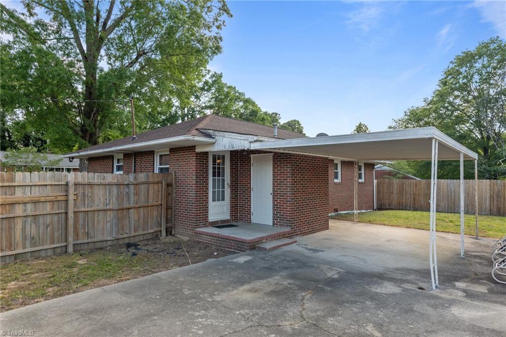 464 Camp Road Burlington, NC 27217 - Photo 4 of 38 Gallery Image 4