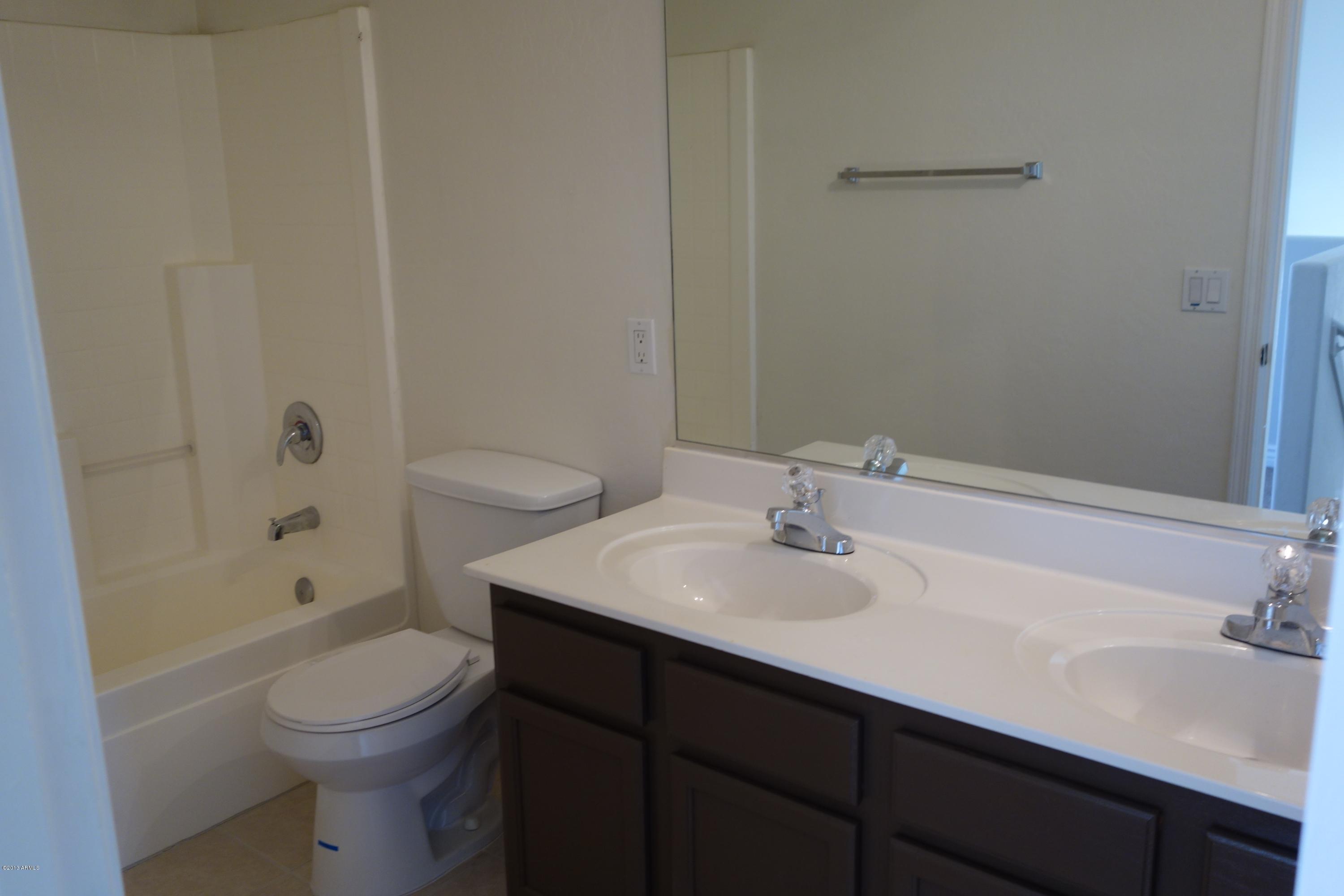 3416 West Fraktur Road Phoenix, AZ 85041 - Photo 21 of 35 DSC01091