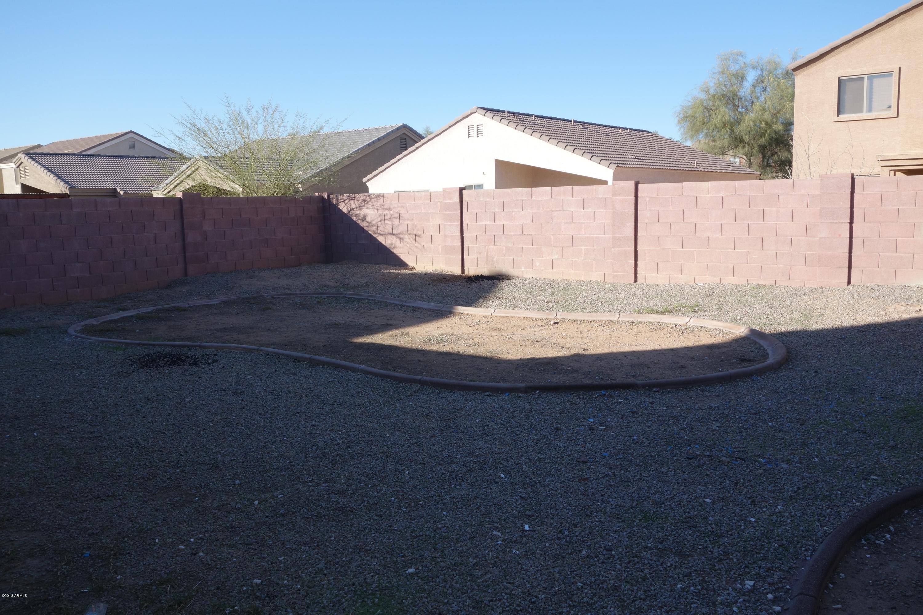 3416 West Fraktur Road Phoenix, AZ 85041 - Photo 5 of 35 DSC01066