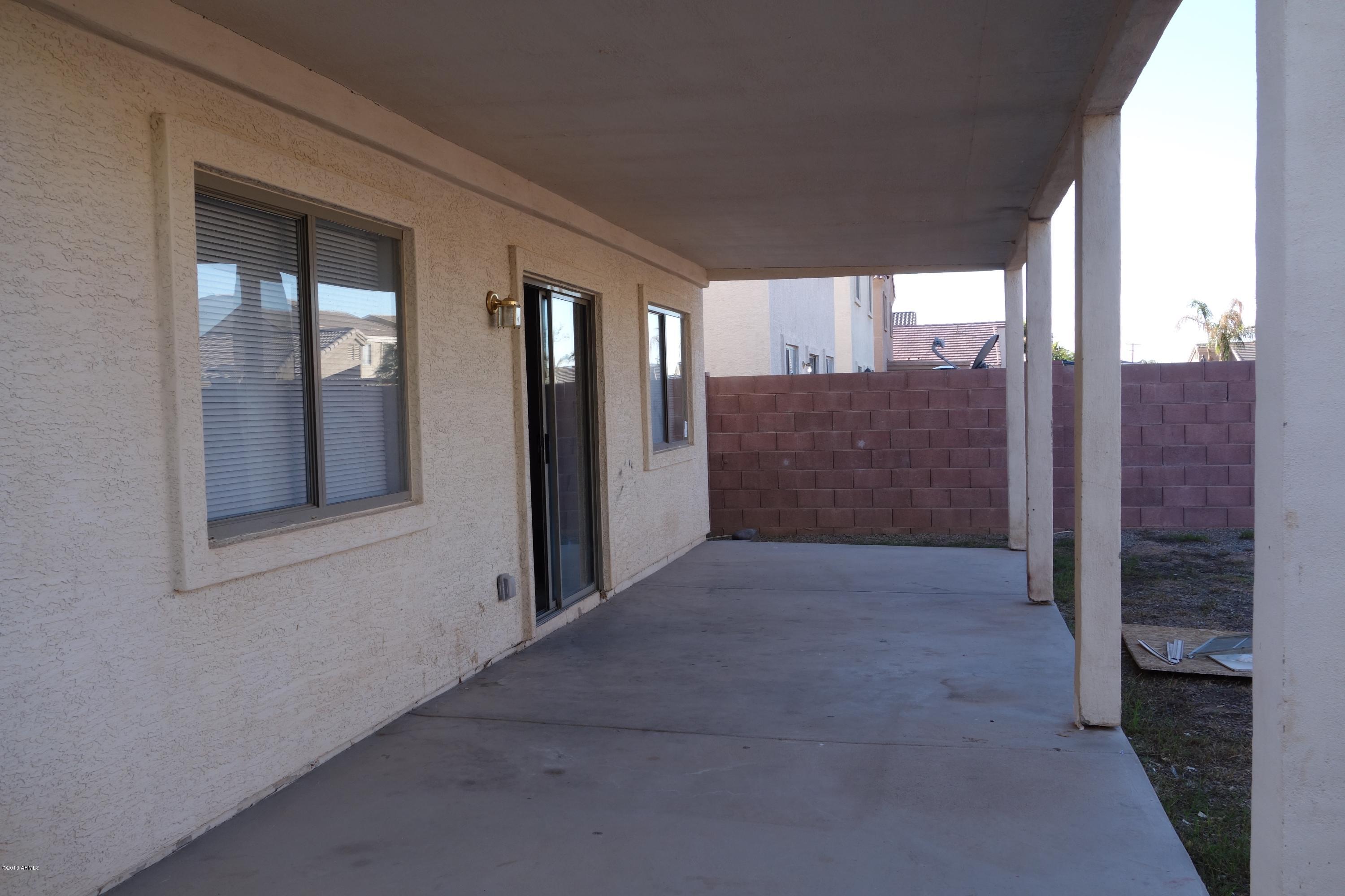 3416 West Fraktur Road Phoenix, AZ 85041 - Photo 6 of 35 DSC01067