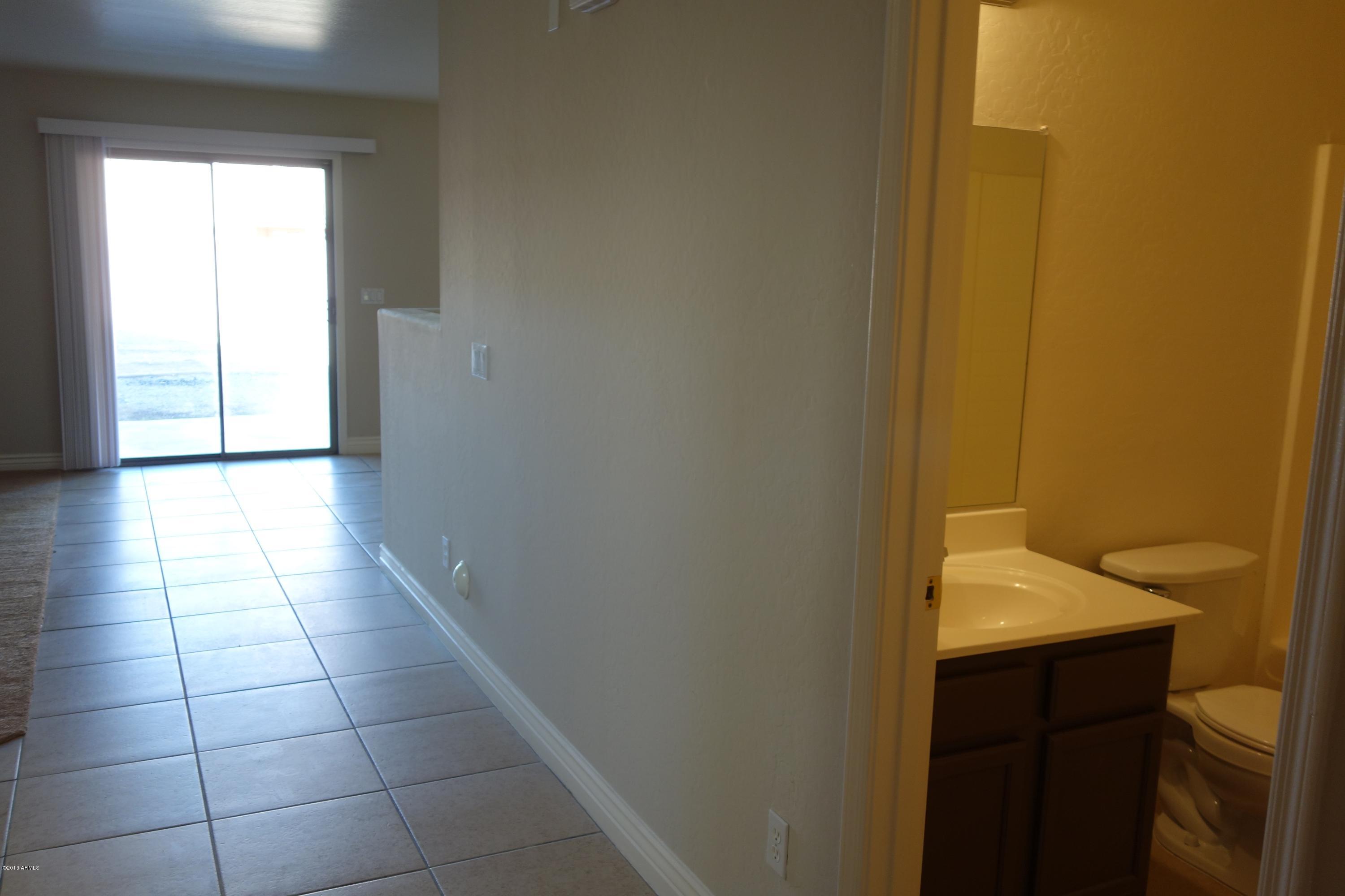 3416 West Fraktur Road Phoenix, AZ 85041 - Photo 9 of 35 DSC01074