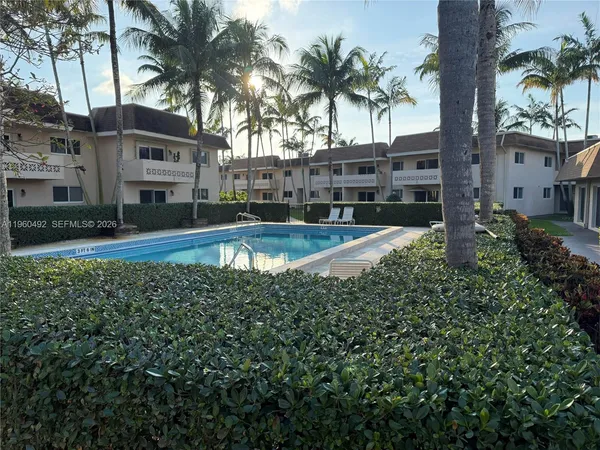 $199,900 | 14500 Southwest 88th Avenue, Unit 220, Palmetto Bay, FL 33176