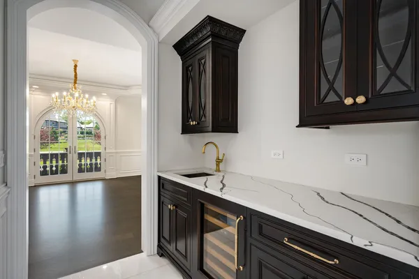 $5,750,000 | 6413 South County Line Road, Burr Ridge, IL 60527