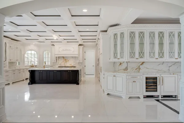 $5,750,000 | 6413 South County Line Road, Burr Ridge, IL 60527