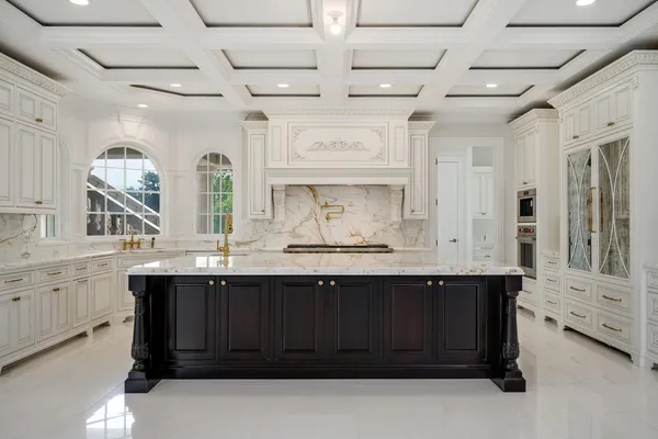$5,750,000 | 6413 South County Line Road, Burr Ridge, IL 60527
