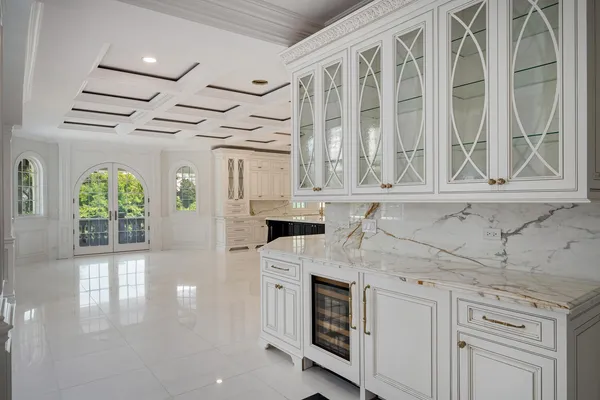 $5,750,000 | 6413 South County Line Road, Burr Ridge, IL 60527