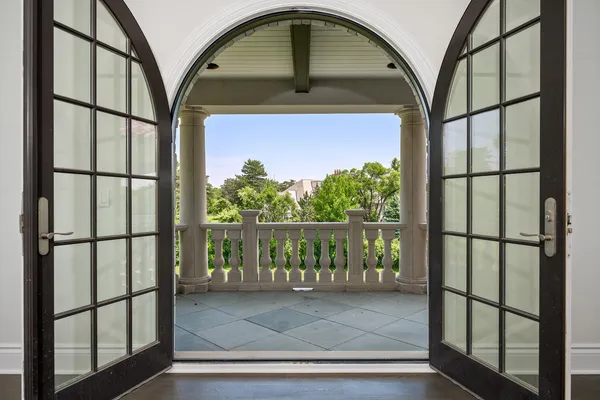 $5,750,000 | 6413 South County Line Road, Burr Ridge, IL 60527