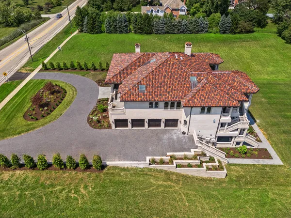 $5,750,000 | 6413 South County Line Road, Burr Ridge, IL 60527