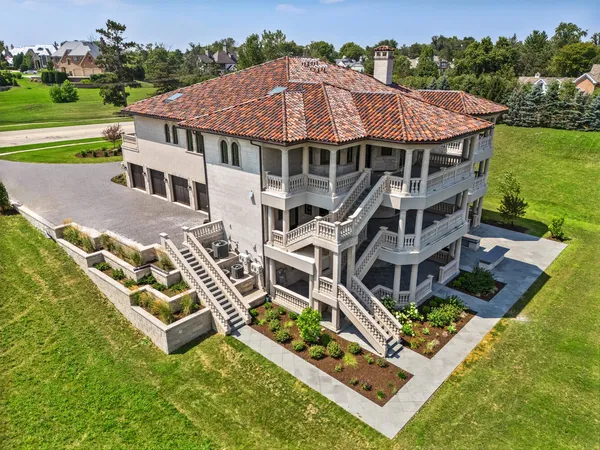 $5,750,000 | 6413 South County Line Road, Burr Ridge, IL 60527