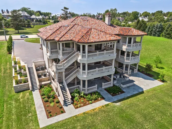 $5,750,000 | 6413 South County Line Road, Burr Ridge, IL 60527