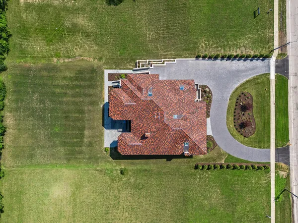 $5,750,000 | 6413 South County Line Road, Burr Ridge, IL 60527