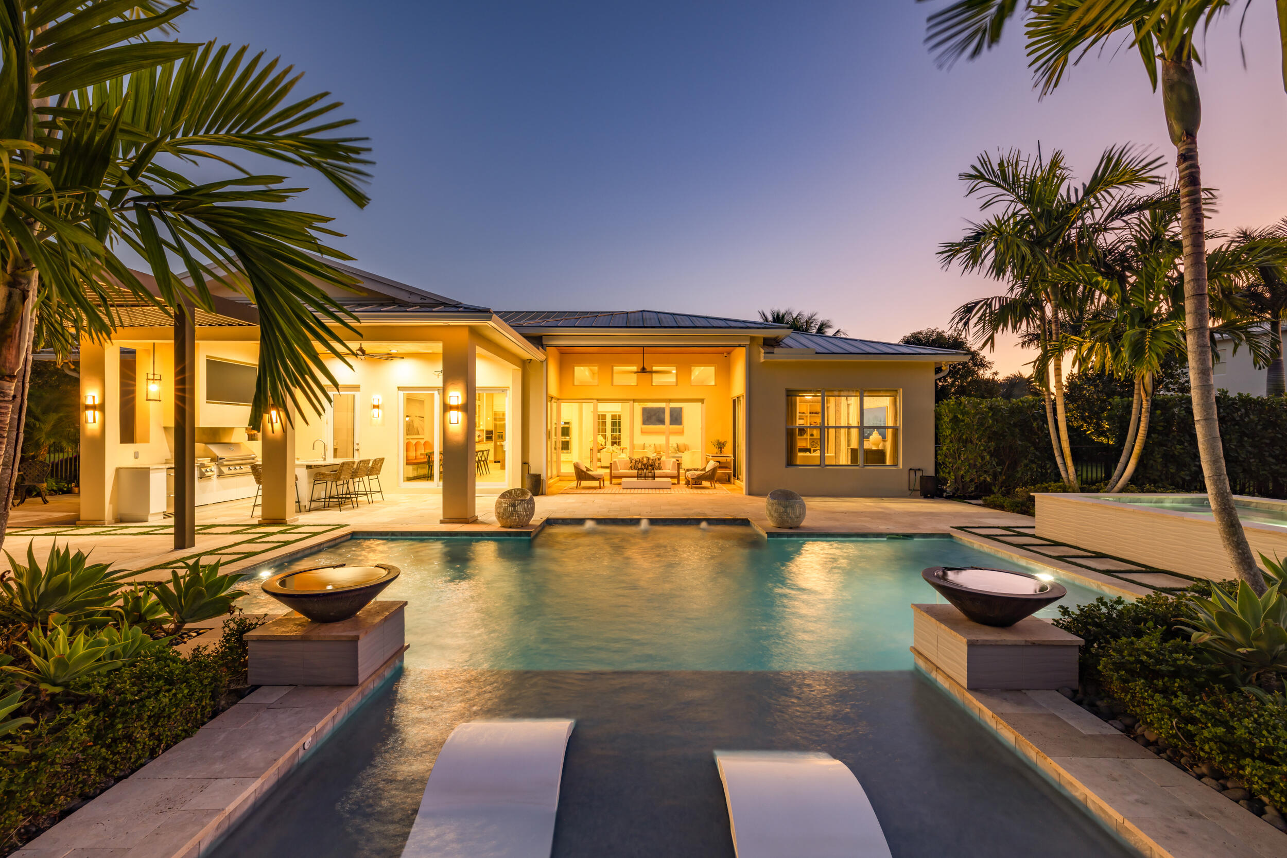 8001 Southeast Plantation Circle Jupiter, FL 33458 - Photo 48 of 50 Twilight Pool