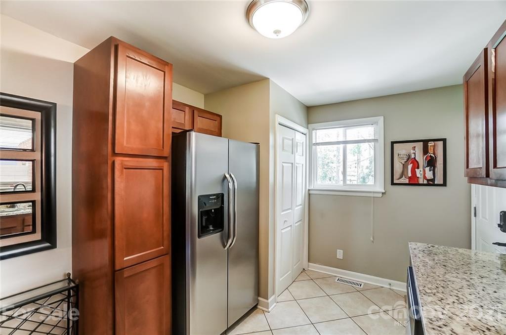 4201 Firethorne Road Charlotte, NC 28205 - Photo 11 of 29 Gallery Image 11