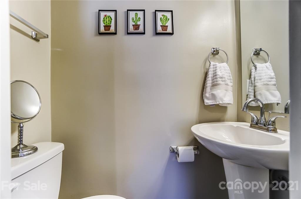 4201 Firethorne Road Charlotte, NC 28205 - Photo 15 of 29 Gallery Image 15