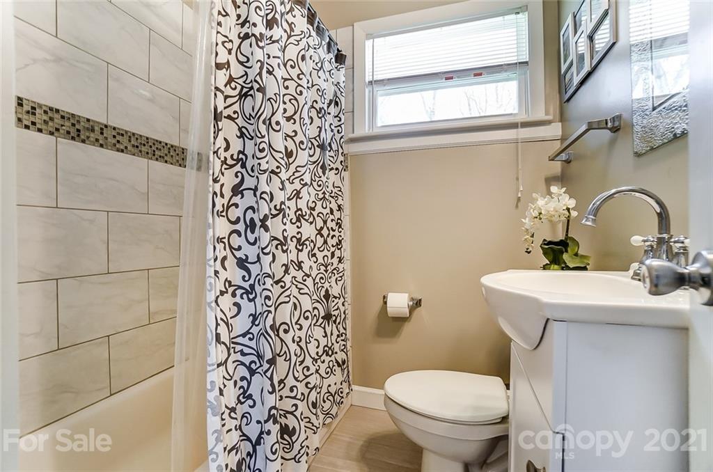 4201 Firethorne Road Charlotte, NC 28205 - Photo 18 of 29 Gallery Image 18