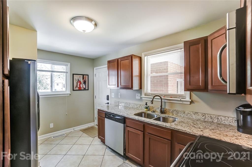 4201 Firethorne Road Charlotte, NC 28205 - Photo 8 of 29 Gallery Image 8