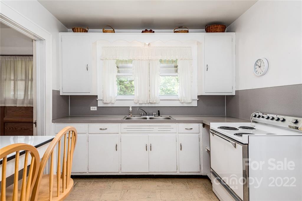 1307 Salem Road Morganton, NC 28655 - Photo 6 of 37 Gallery Image 6