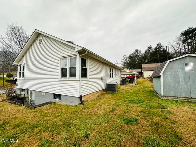 $235,000 | 155 Reading Road South, Weber City, VA 24290