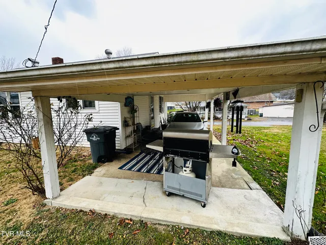 $235,000 | 155 Reading Road South, Weber City, VA 24290