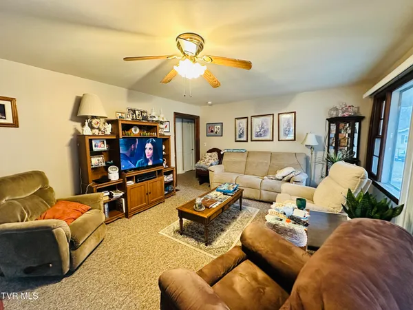 $174,900 | 155 Reading Road South, Weber City, VA 24290