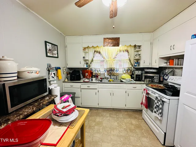 $235,000 | 155 Reading Road South, Weber City, VA 24290