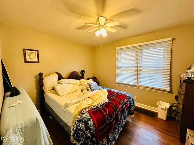 $235,000 | 155 Reading Road South, Weber City, VA 24290