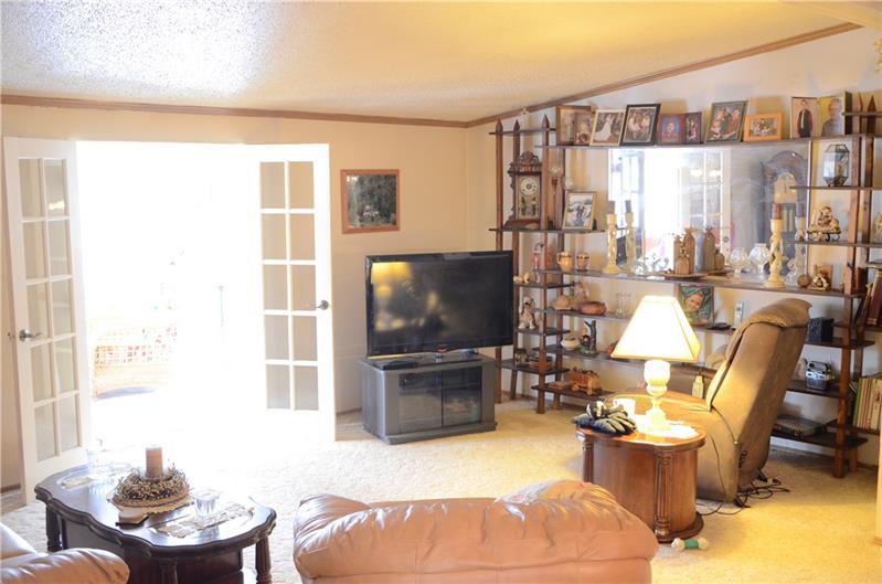 3751 North Balsiger Road Vandergrift, PA 15690 - Photo 5 of 20 living room