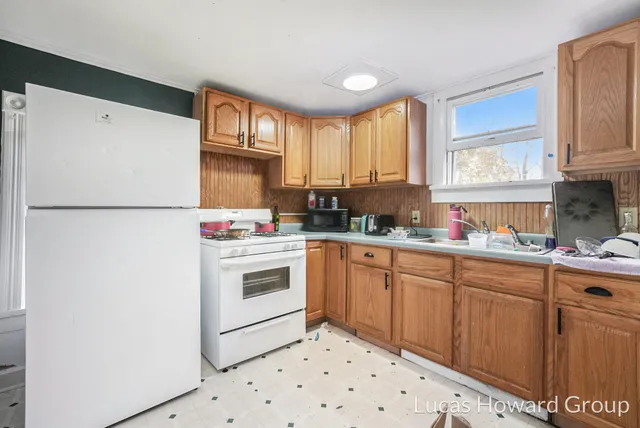 $225,000 | 731 Village Street, Kalamazoo, MI 49008