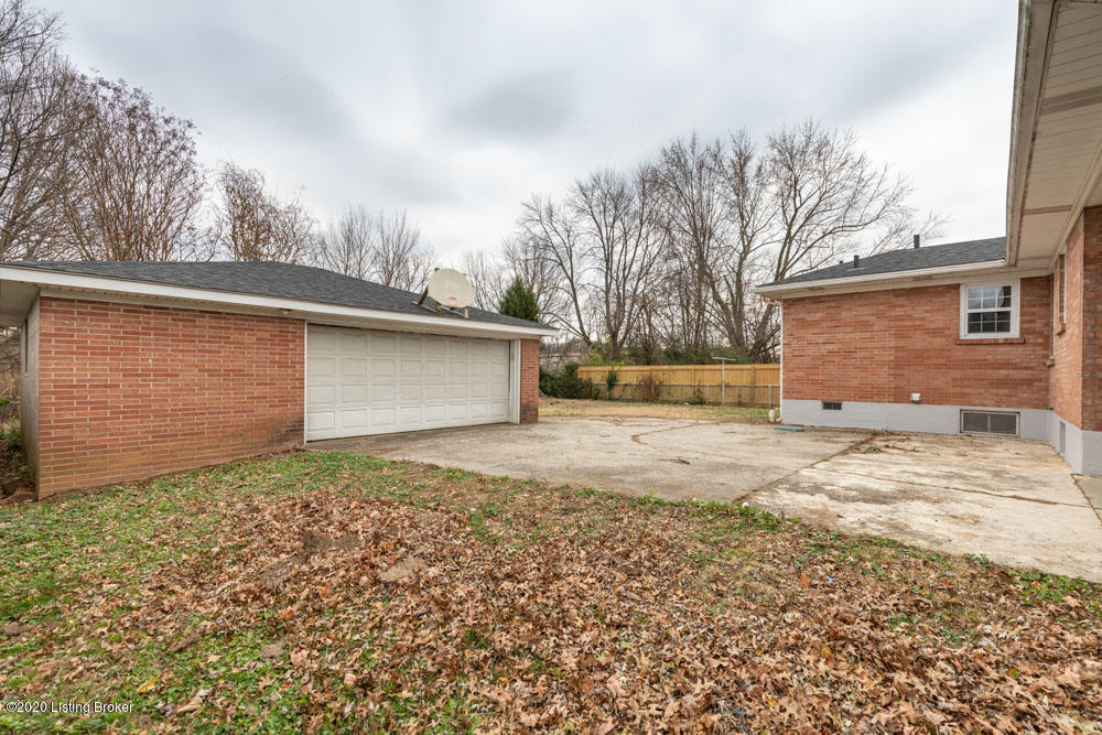 10707 Deering Road Louisville, KY 40272 - Photo 42 of 49 Deering042