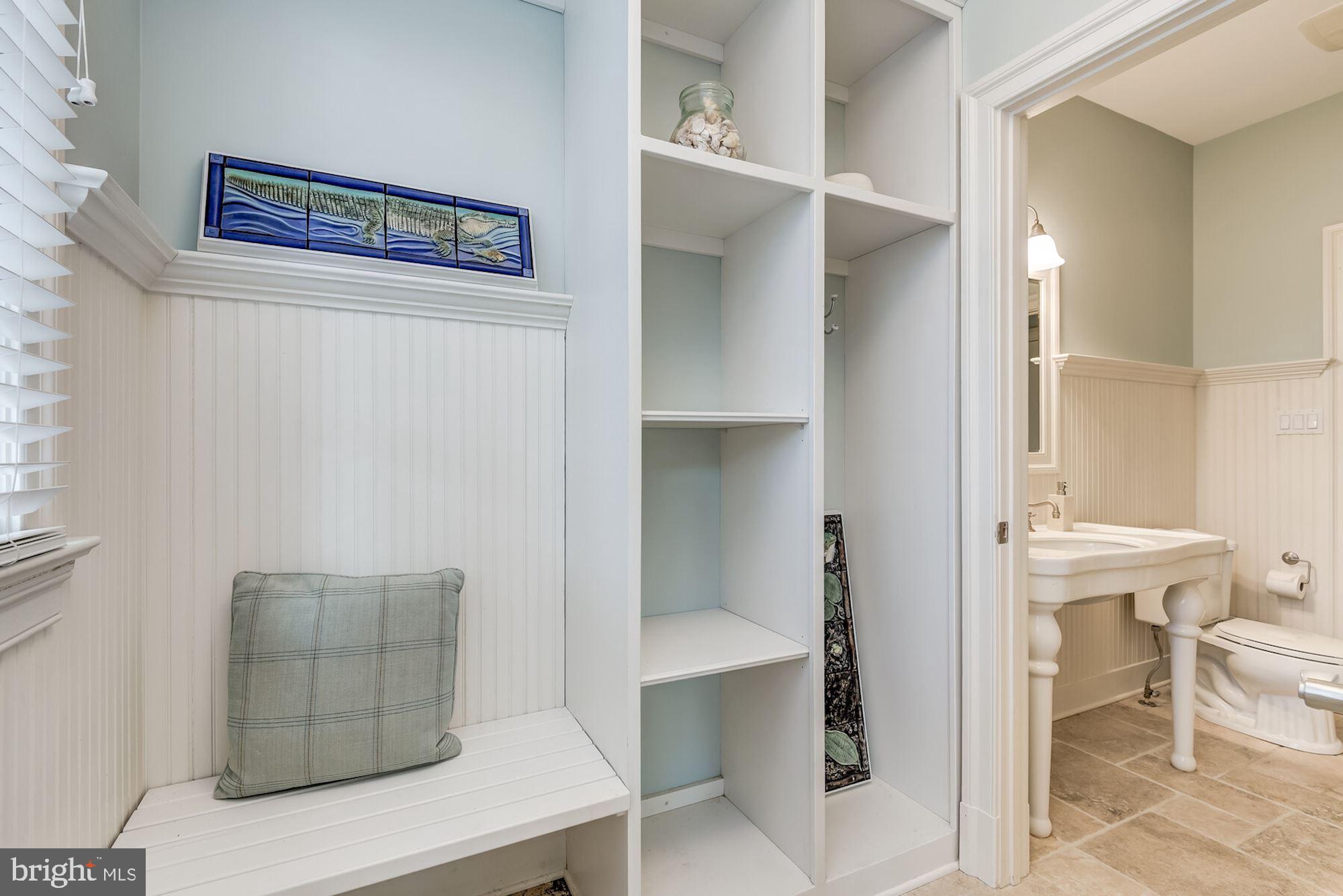 11206 River View Drive Potomac, MD 20854 - Photo 36 of 48 Pool/Guest House Changing Room