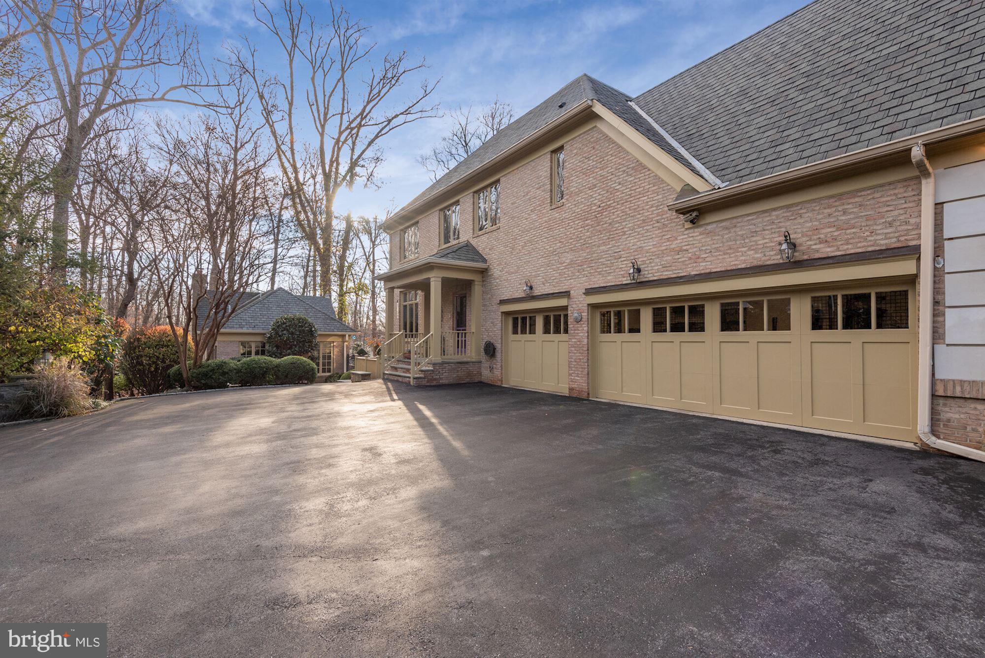 11206 River View Drive Potomac, MD 20854 - Photo 42 of 48 3-Car Garage and Side Entry