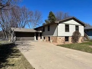 $385,000 | 5508 Joyce Street, Maple Plain, MN 55359