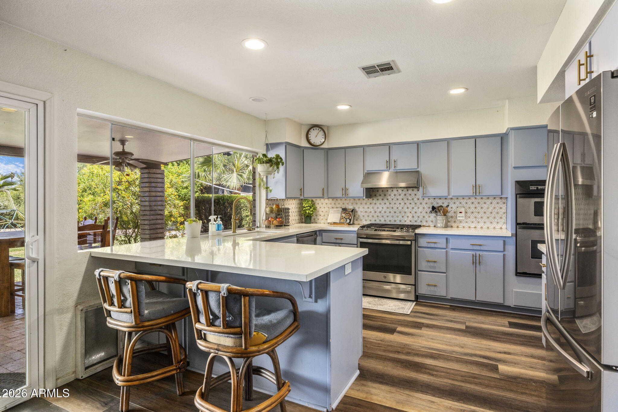 52 West Thunderbird Road Phoenix, AZ 85023 - Photo 13 of 38