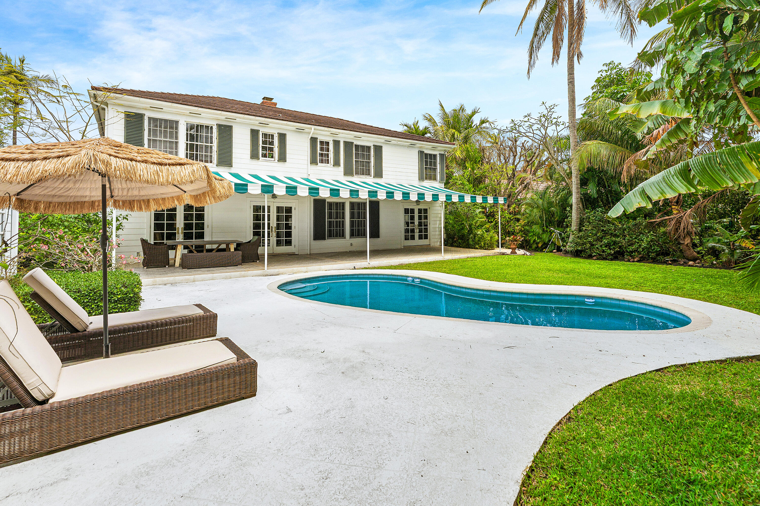 210 Merrain Road Palm Beach, FL 33480 - Photo 5 of 33 Pool and deck