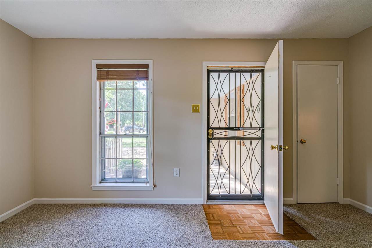 4069 Oak Road Bartlett, TN 38135 - Photo 4 of 25 Gallery Image 4