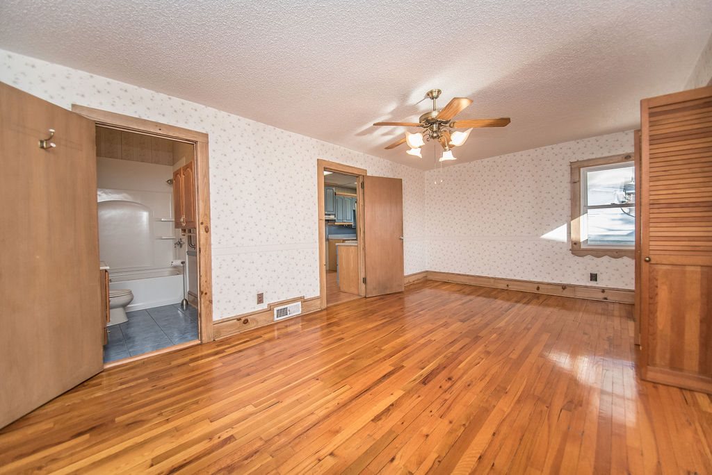135 West Main Street Duncan, SC 29334 - Photo 16 of 30 Gallery Image 16