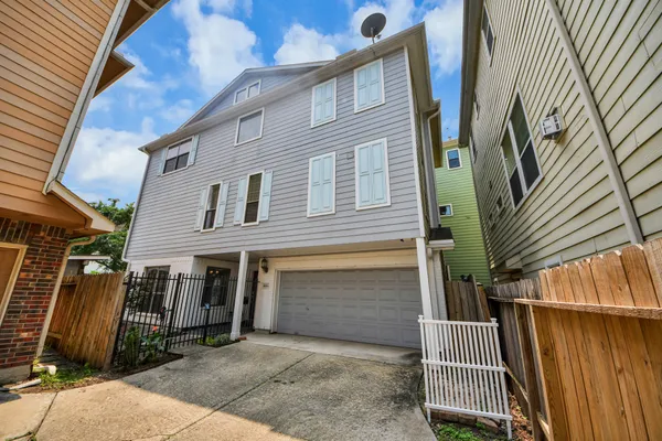 $3,100 | 908 West 26th Street, Unit A, Houston, TX 77008