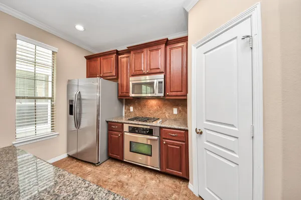 $3,100 | 908 West 26th Street, Unit A, Houston, TX 77008