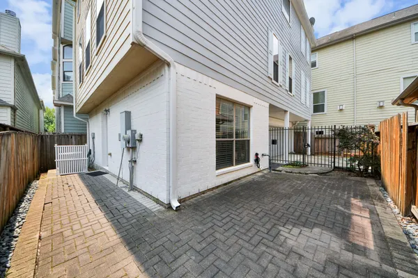 $3,100 | 908 West 26th Street, Unit A, Houston, TX 77008
