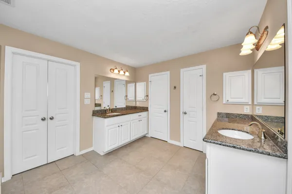 $3,100 | 908 West 26th Street, Unit A, Houston, TX 77008