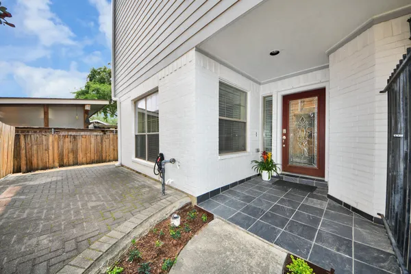 $3,100 | 908 West 26th Street, Unit A, Houston, TX 77008