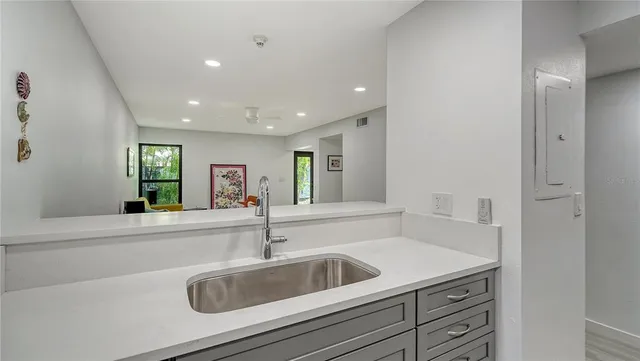 $649,000 | 1542 Oak Street, Unit 102, Sarasota, FL 34236