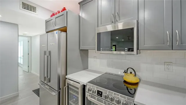 $649,000 | 1542 Oak Street, Unit 102, Sarasota, FL 34236