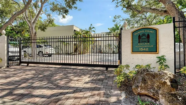 $649,000 | 1542 Oak Street, Unit 102, Sarasota, FL 34236
