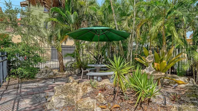 $649,000 | 1542 Oak Street, Unit 102, Sarasota, FL 34236
