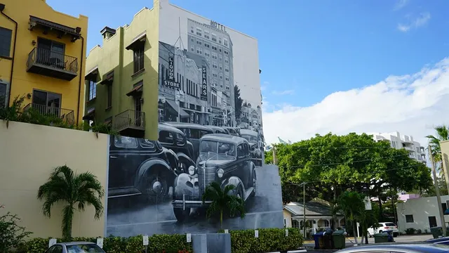 $649,000 | 1542 Oak Street, Unit 102, Sarasota, FL 34236